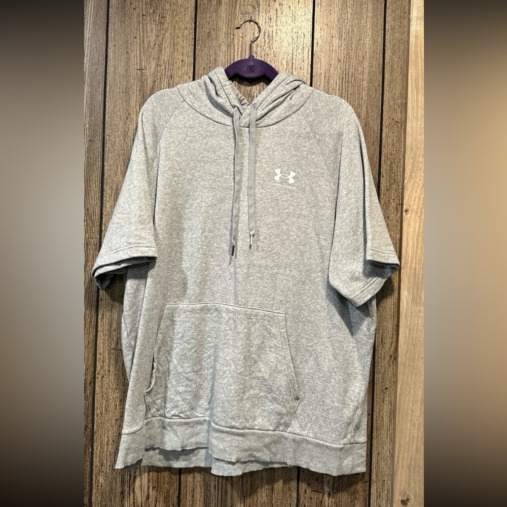 Under Armour men’s Loose fit Cold Gear Hooded shirt